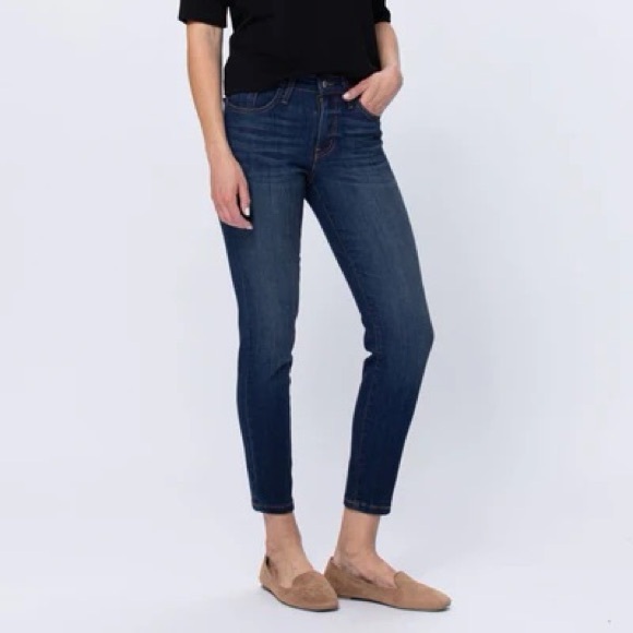 Judy Blue Handsand Relaxed Mid Rise Jean - Picture 3 of 15